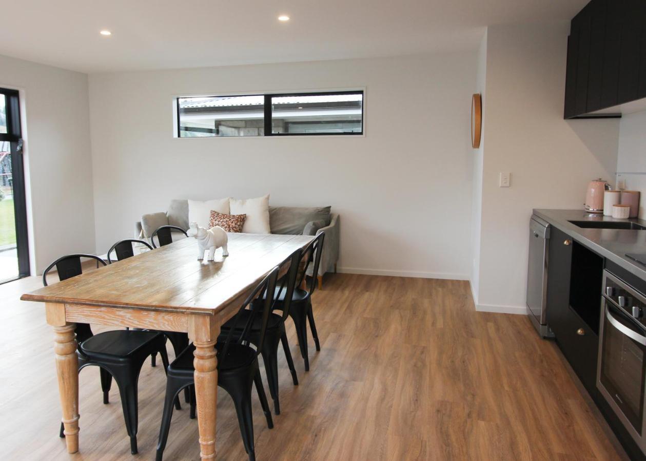 3 - Sunny Brand New House Villa Уанака Екстериор снимка